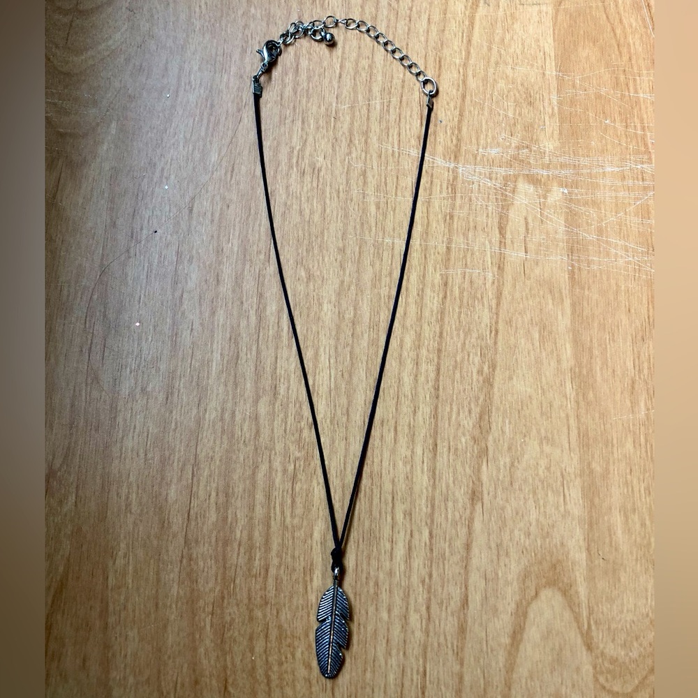 Sliver Feather Choker